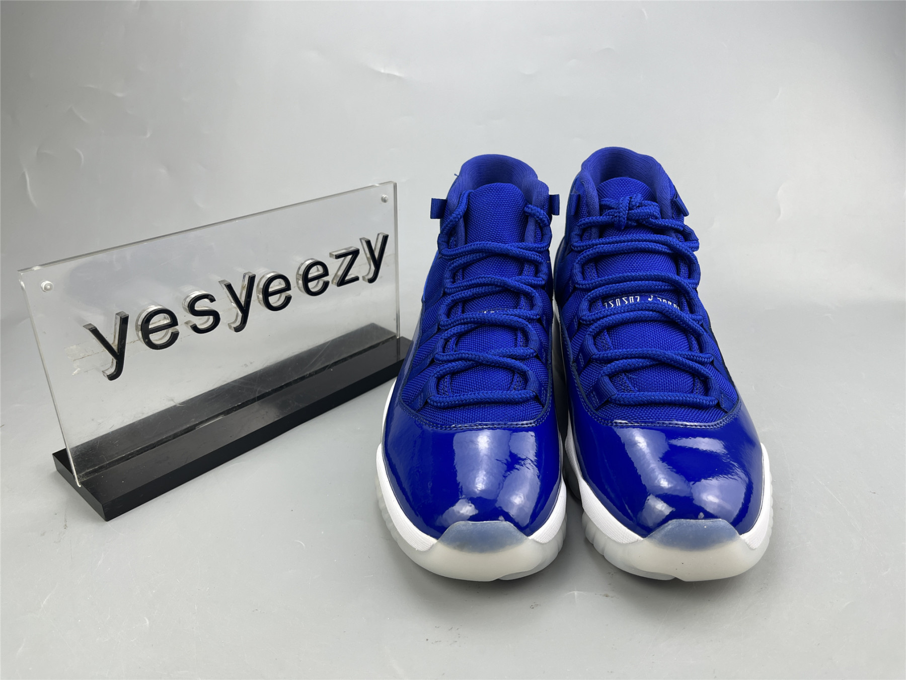 UA AIR JORDAN 11 RETRO LEGEND BLUE