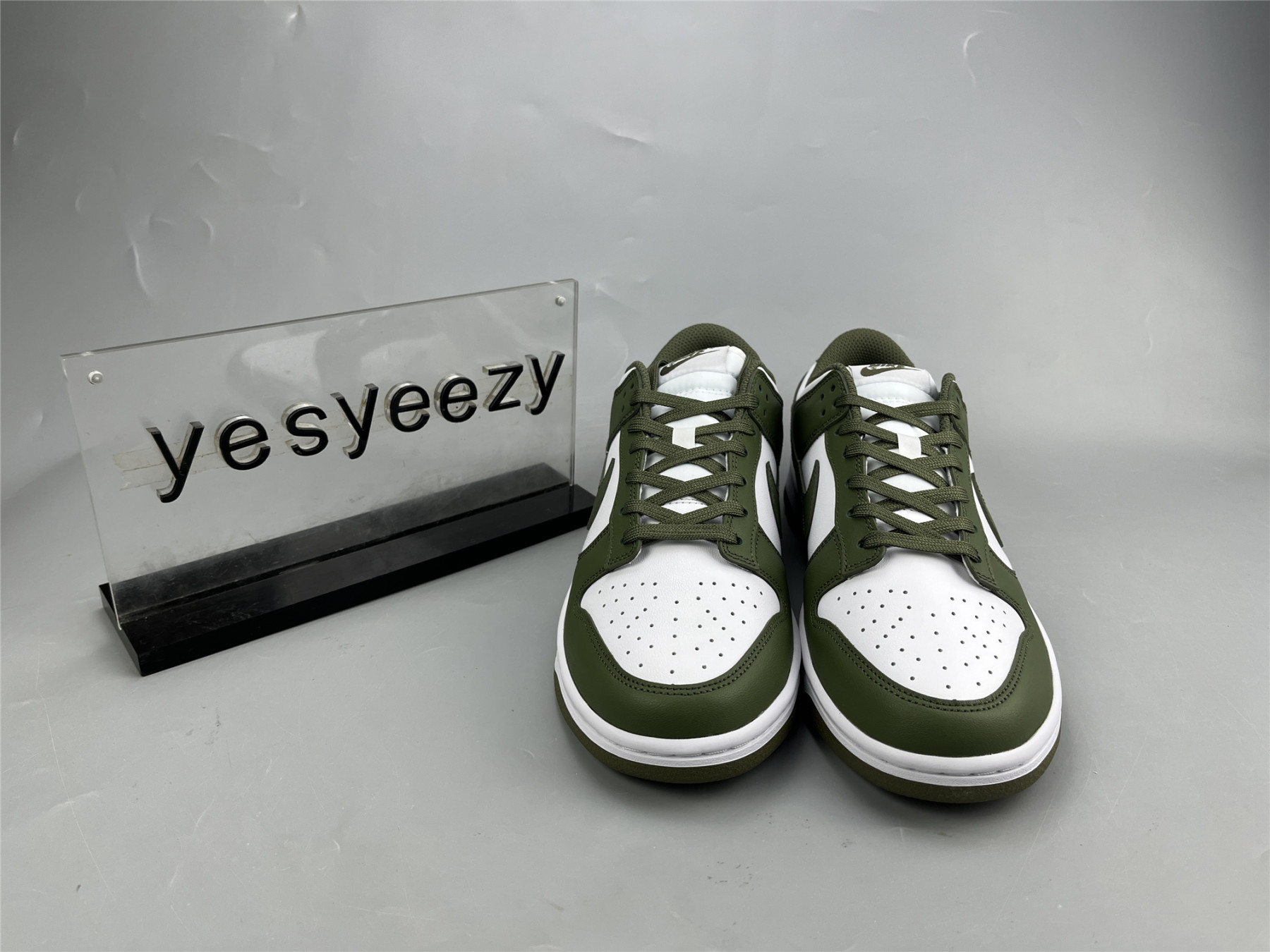 UA NIKE WMNS DUNK LOW 