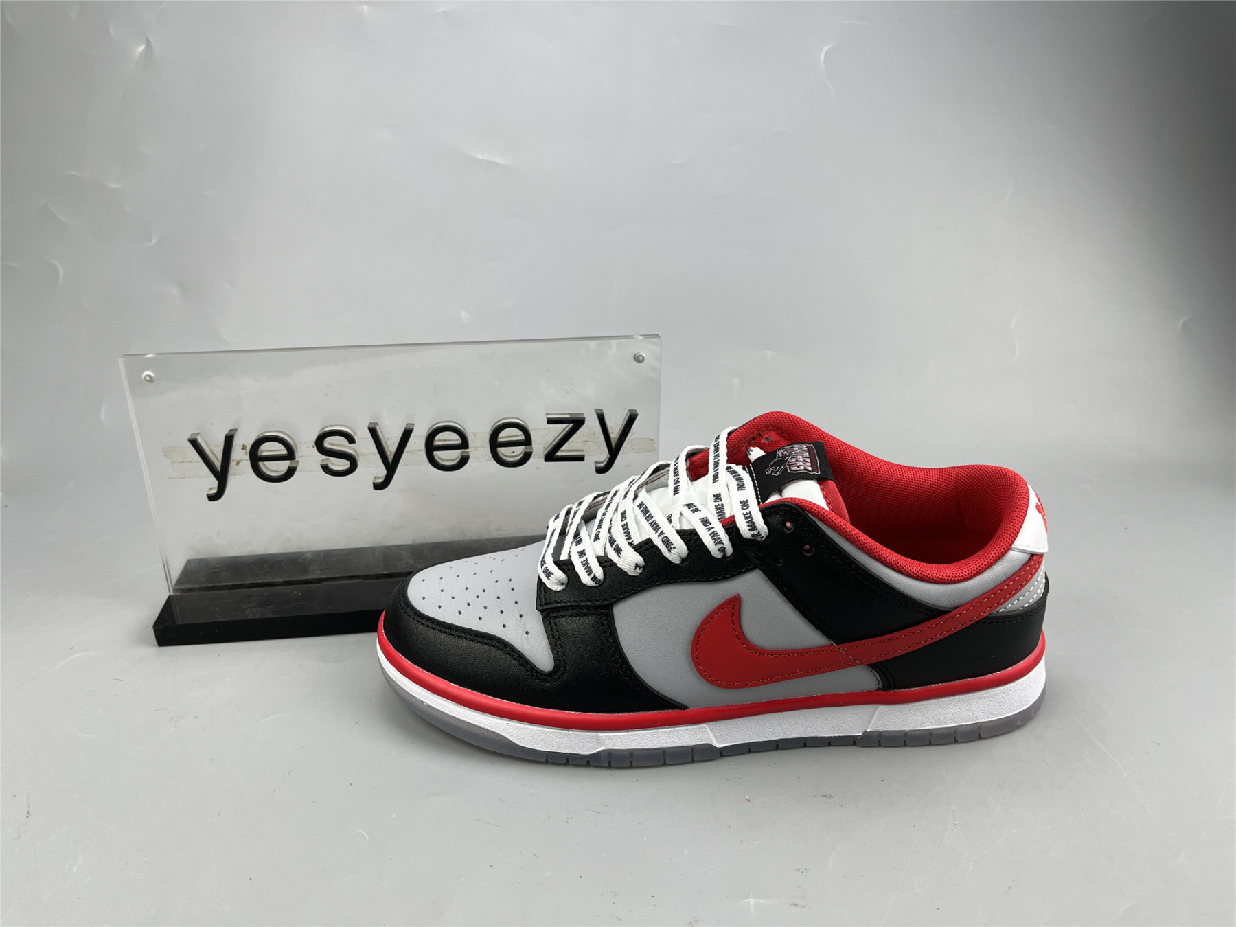 UA NIKE CLARK ATLANTA UNIVERSITY X DUNK LOW 