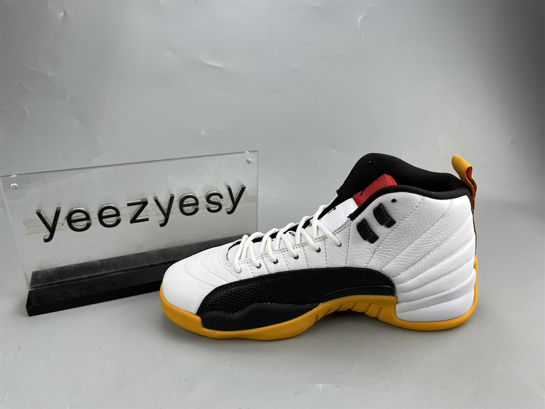 UA AIR JORDAN 12 RETRO