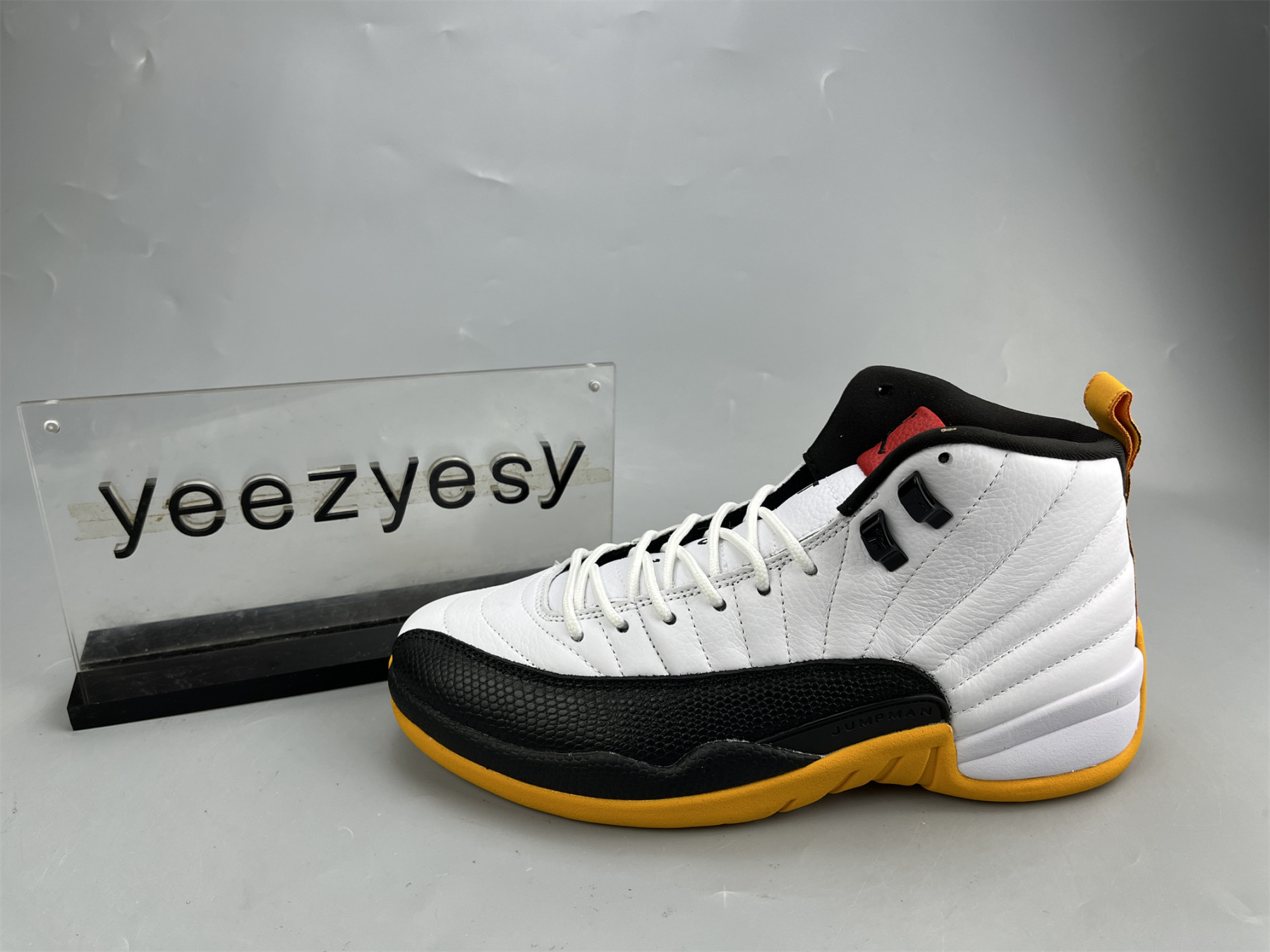UA AIR JORDAN 12 RETRO