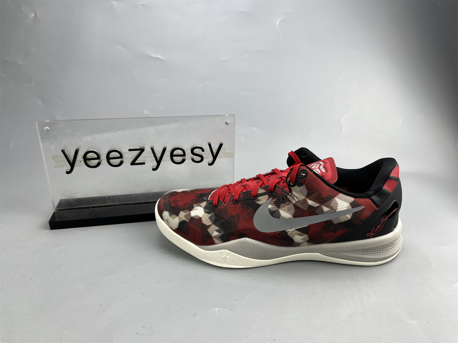 UA NIKE KOBE 8 SYSTEM 
