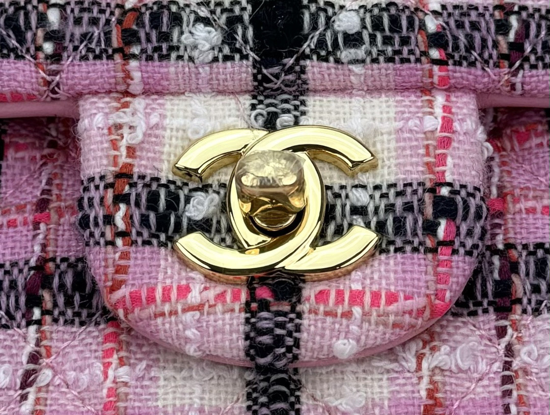 Ch**el CLASSIC HANDBAG 25cm