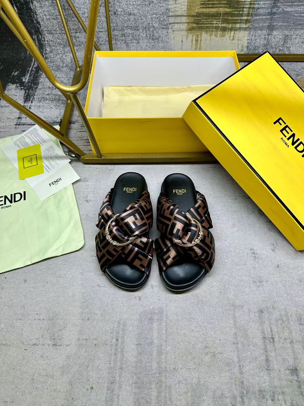 UA F**di FF Slides