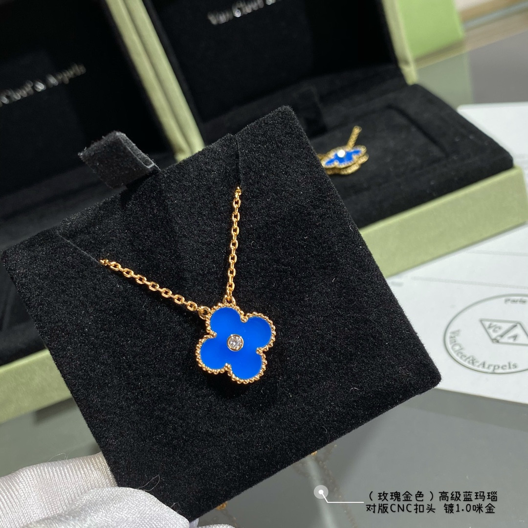 V*n Cl**f & Arpels Medium Sapphire Blue Agate Clover Necklace Diameter approx 1.5cm,Chain length approx 40+5cm