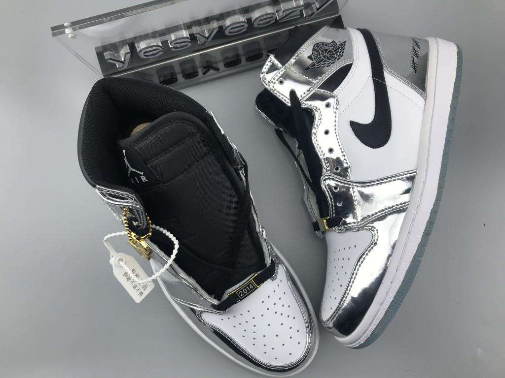 UA AIR JORDAN 1 RETRO HIGH 