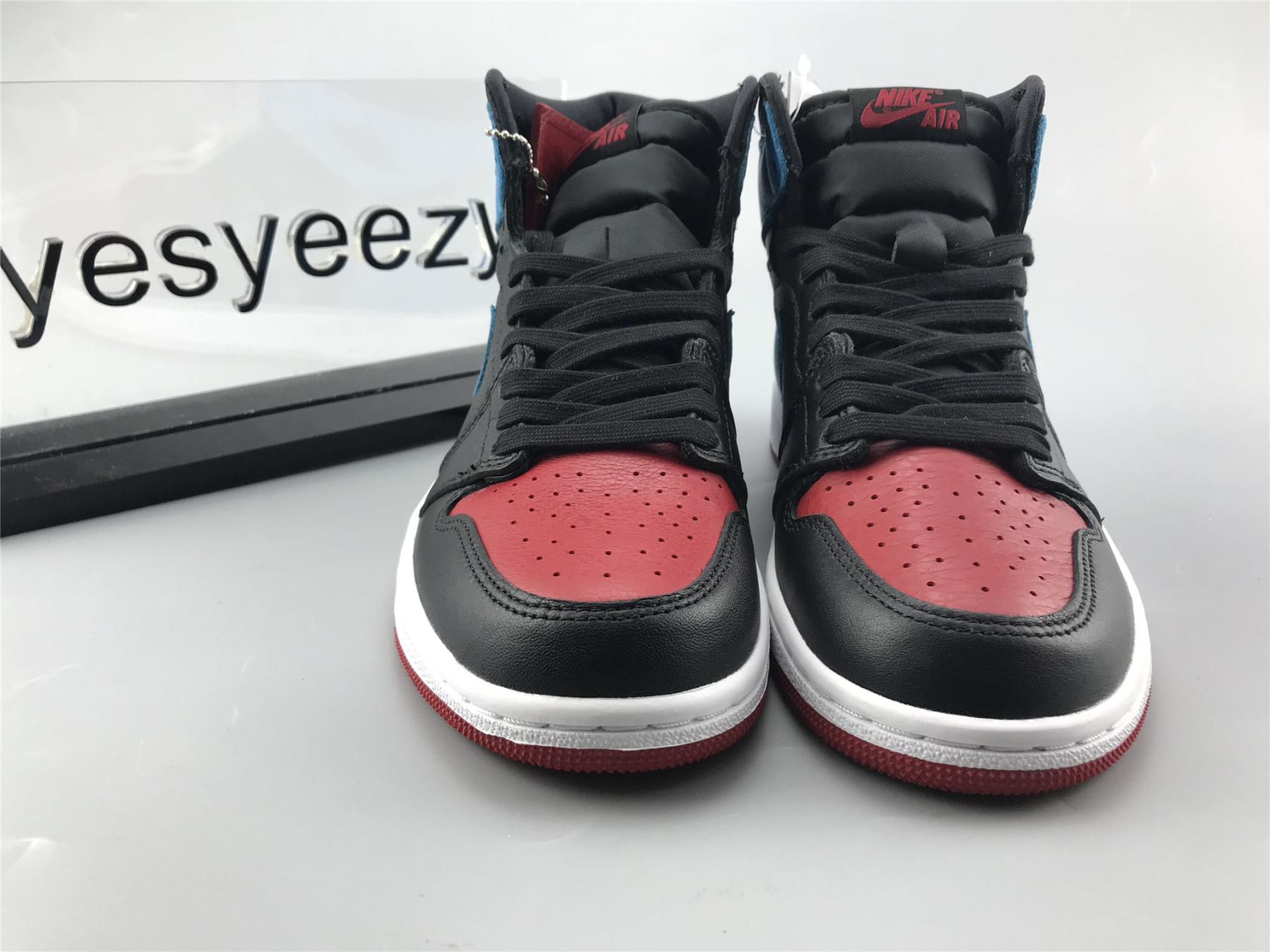 UA WMNS AIR JORDAN 1 HIGH OG "UNC TO CHICAGO"