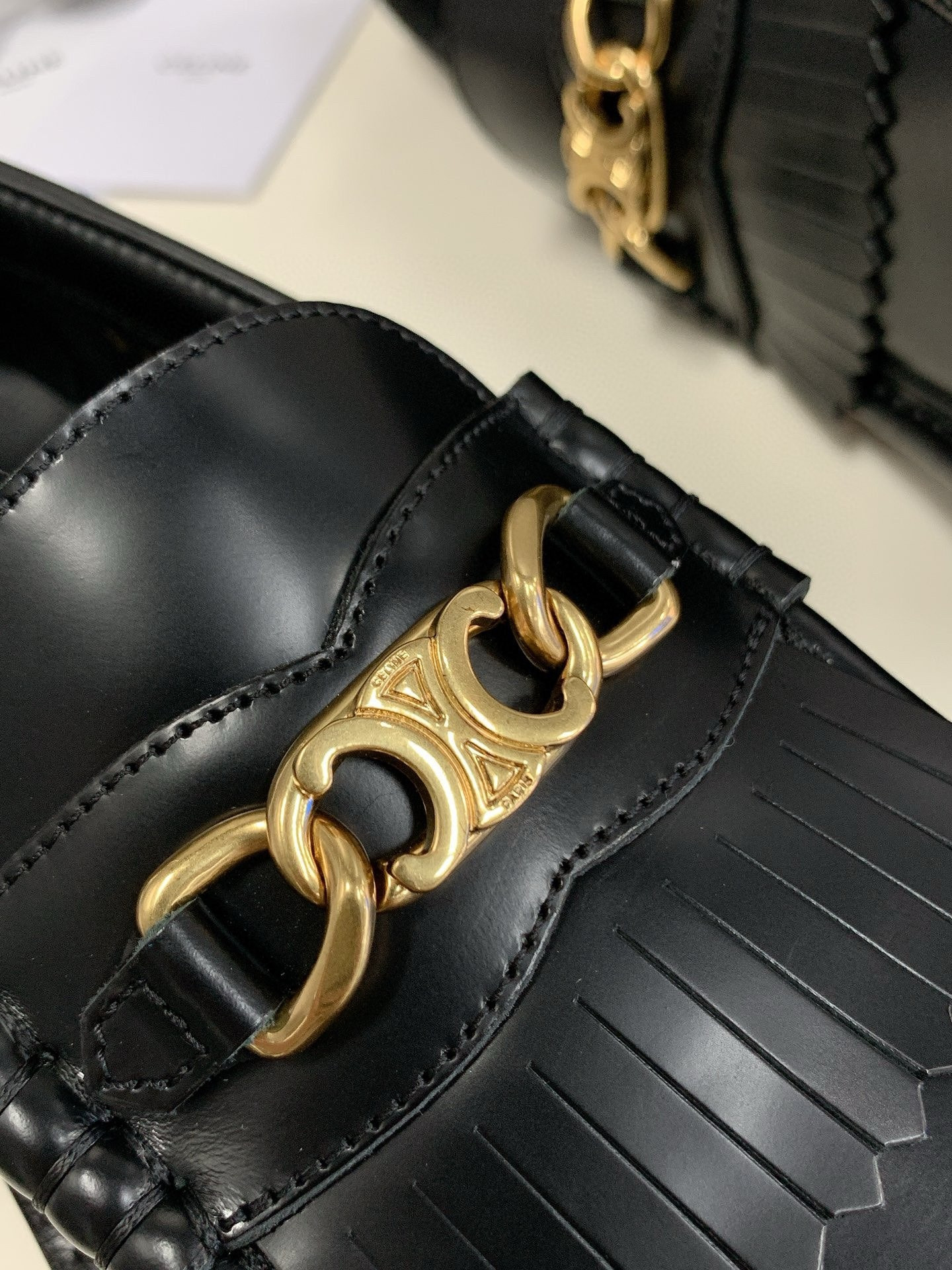 UA Ce1i*e Margaret Triomphe chain Loafers