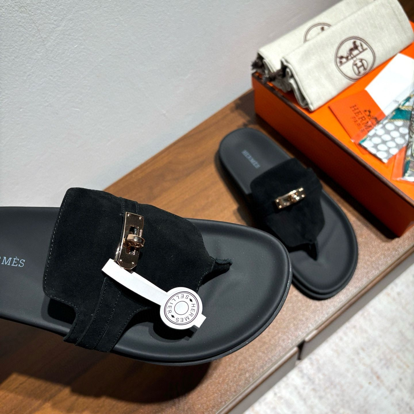 UA H**me5 Empire Sandal Gold hardware