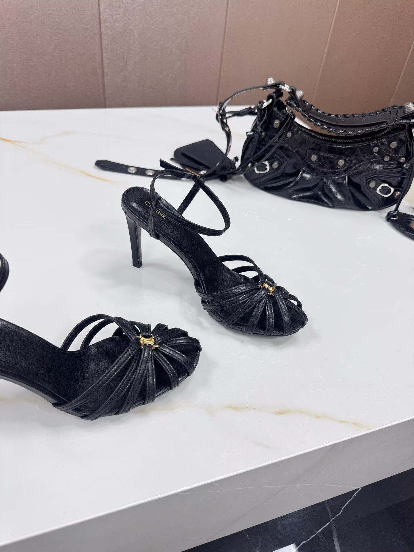UA Ce1i*e Triomphe Sandals