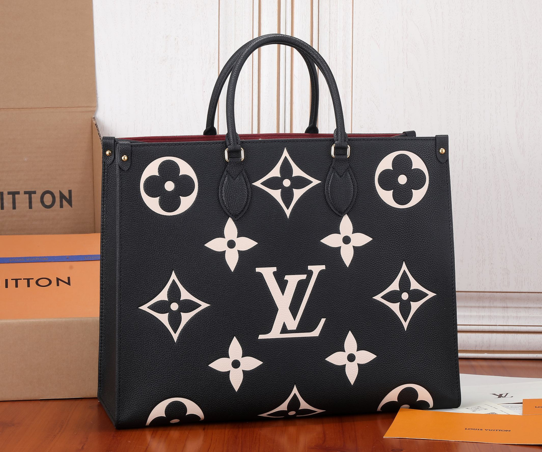 LV OnTheGo GM M45945 16.1 x 13.4 x 7.5inches