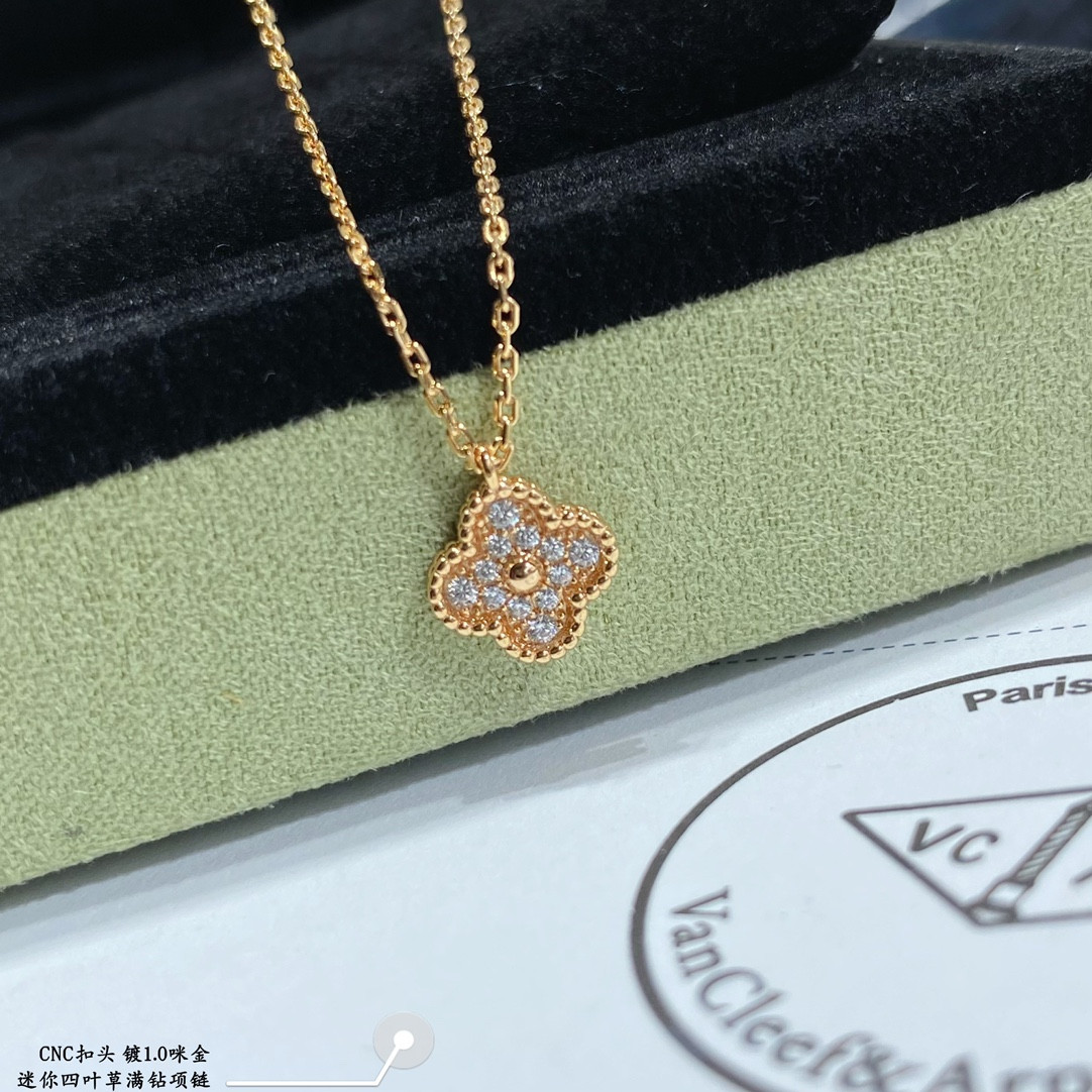 V*n Cl**f & Arpels Mini D1am0nd Four-Leaf Clover Necklace Diameter approx 1.0cm,Chain length approx 40+5cm