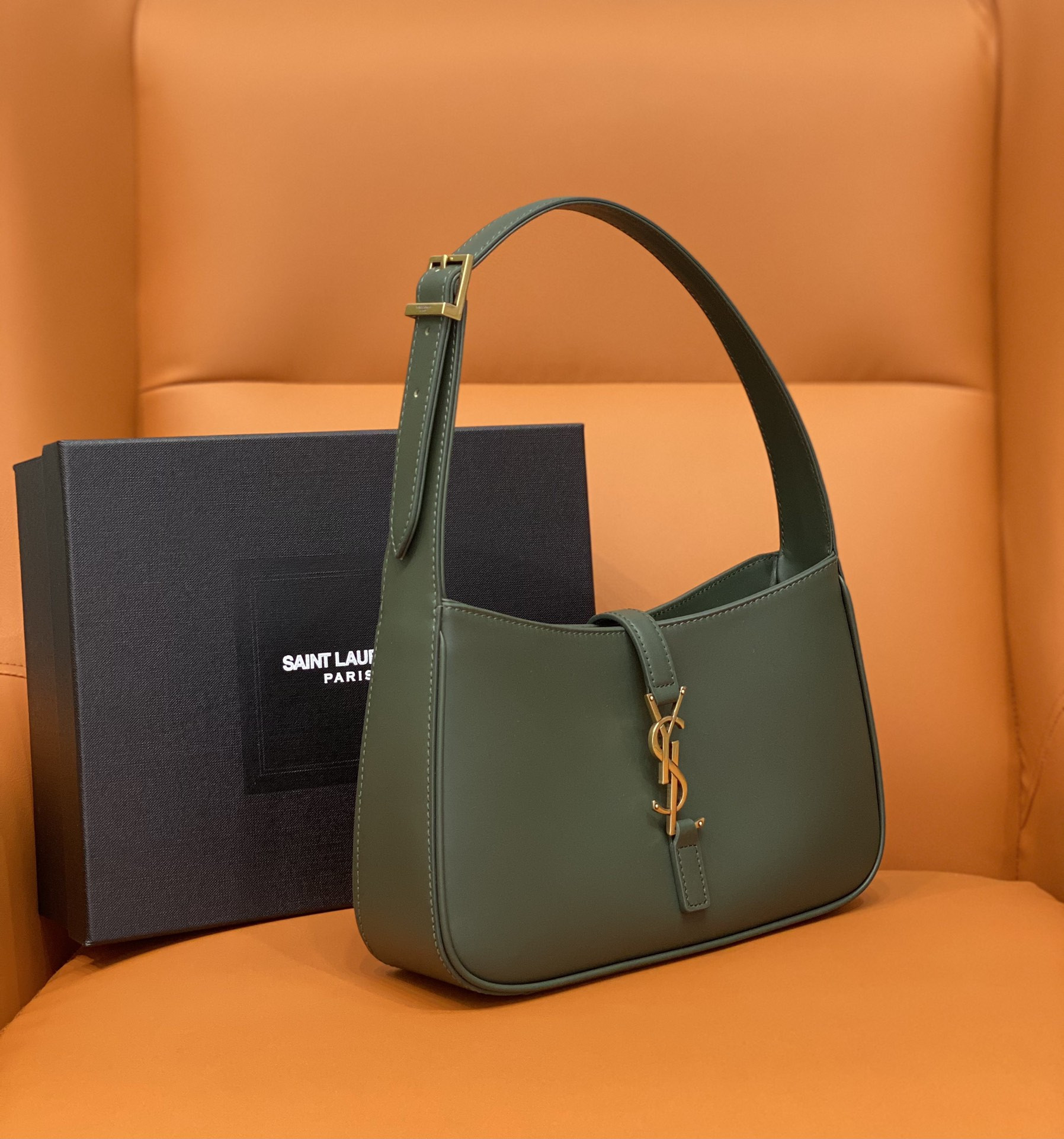Y51 LE 5 À 7 IN SMOOTH LEATHER VERT FONCE  23 X 16 X 6.5 CM