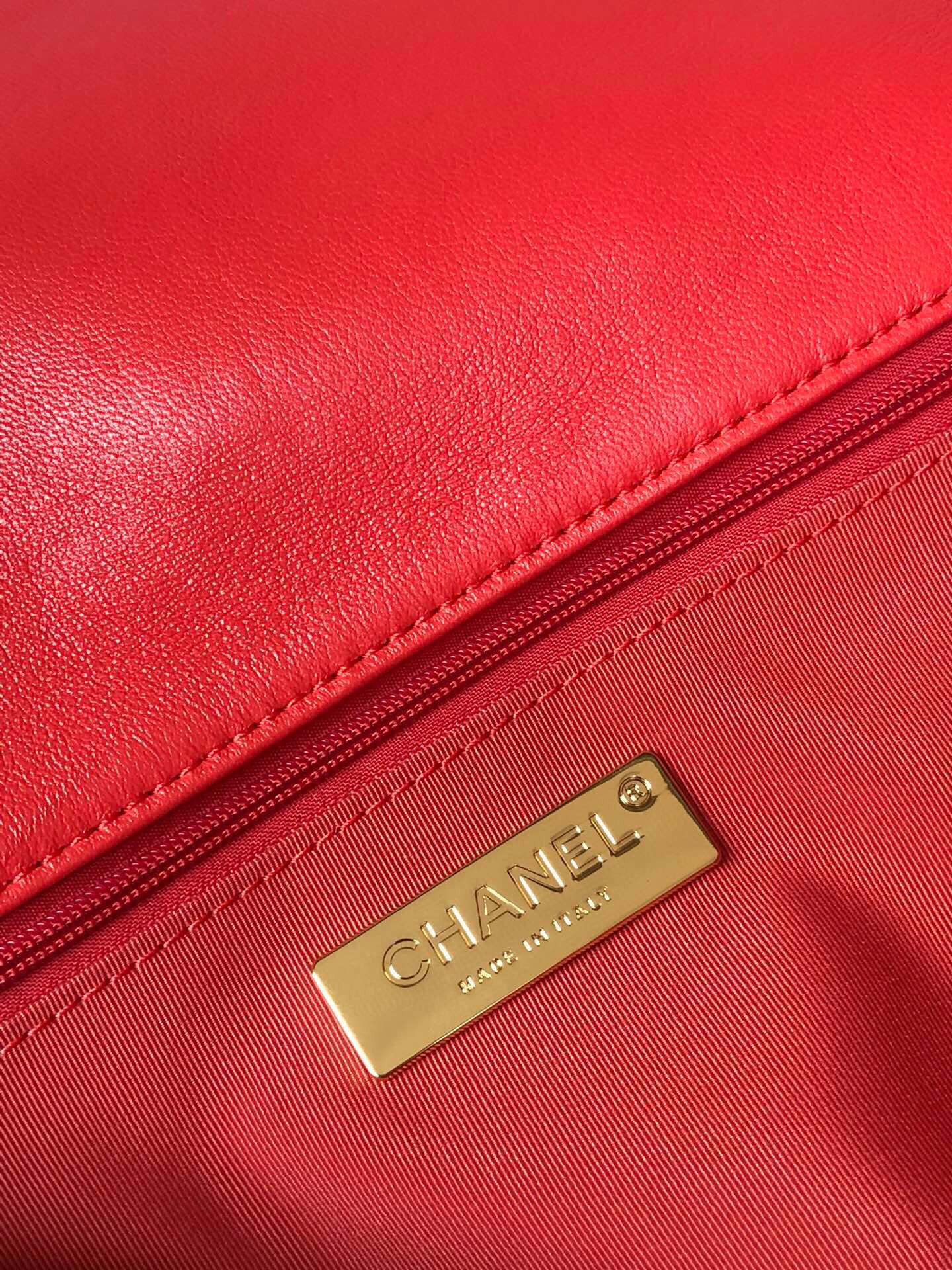 Ch**el 19 LARGE HANDBAG Shiny Leather Red, Gold-Tone, Silver-Tone & Ruthenium-Finish Metal 7.8 × 11.7 × 3.9 in