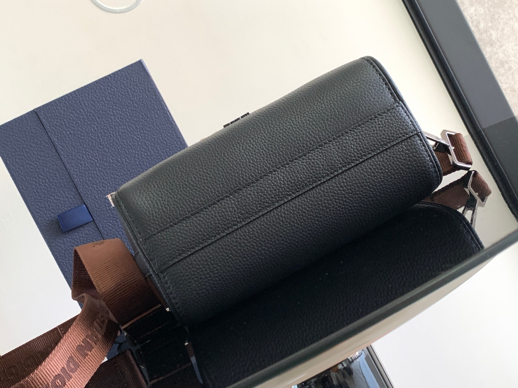 D10r Lingot Toiletry Bag GRAINED LEATHER BLACK Black Oblique Mirage Technical Fabric 8.5 x 5 x 4 inches