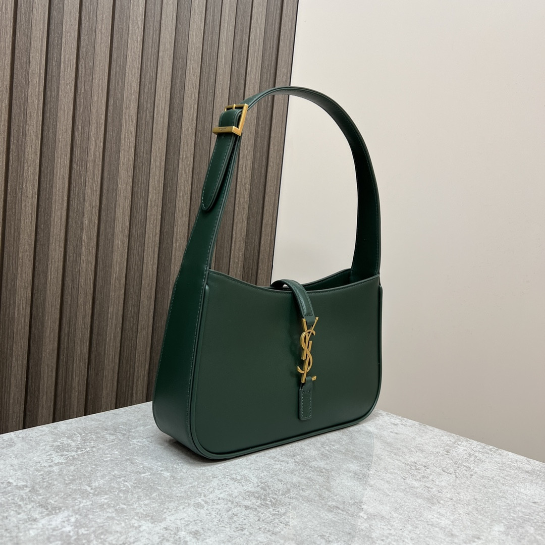 Y51 LE 5 À 7 IN SMOOTH LEATHER VERT FONCE 9 X 6.3 X 2.5 INCHES