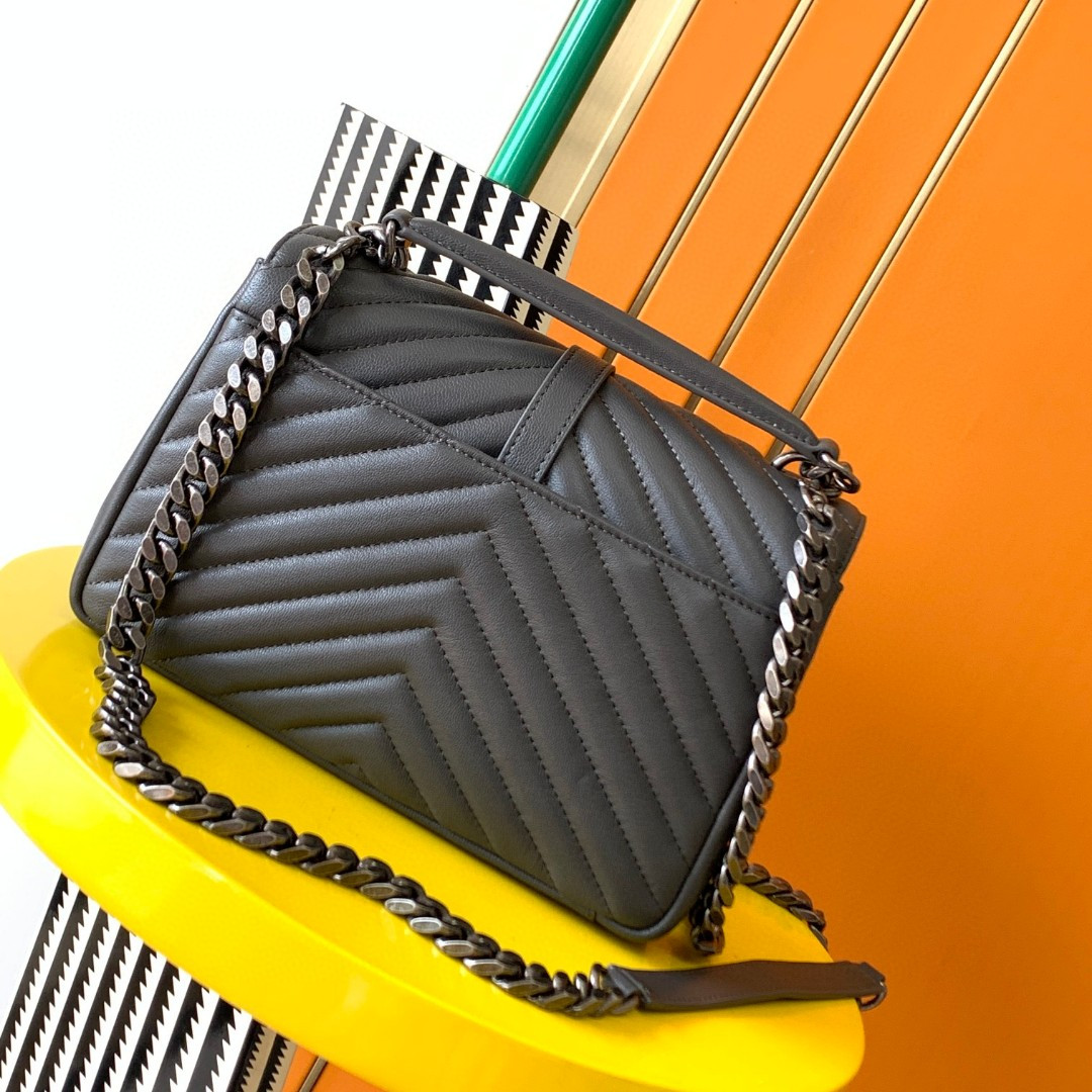 Y51 COLLEGE MEDIUM IN QUILTED LEATHER 9.4 X 6.6 X 2.5 INCHES