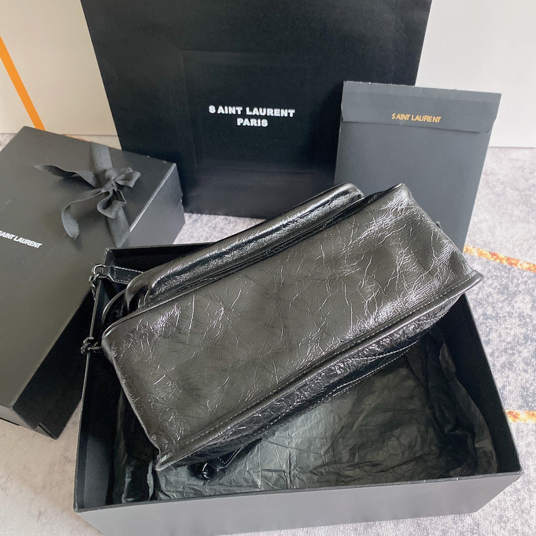 Y51 NIKI MEDIUM IN VINTAGE LEATHER ALL BLACK 11 X 7.8 X 3.3 INCHES