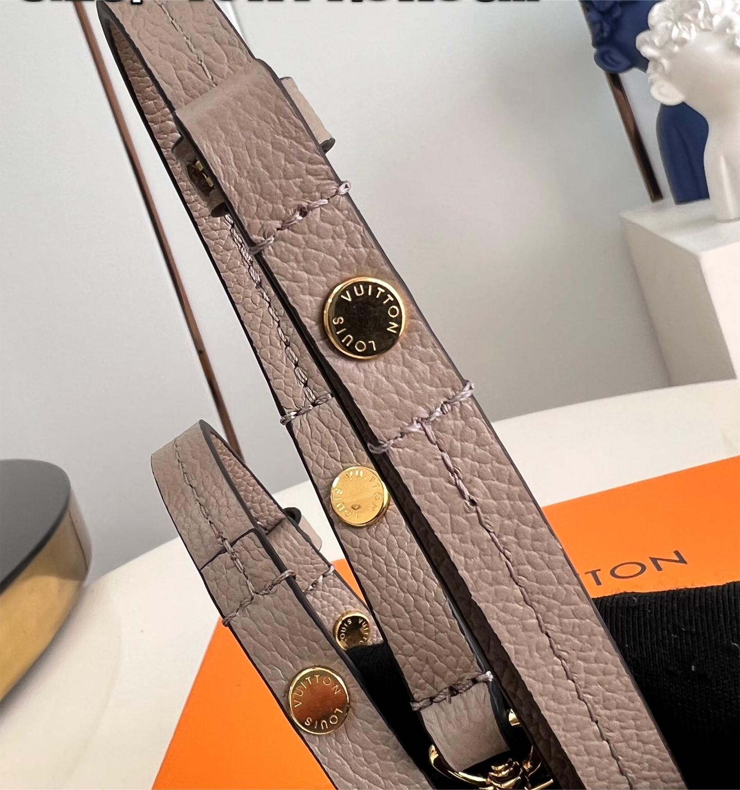LV EASY POUCH ON STRAP M80347 7.5 x 4.5 x 1.2 inches