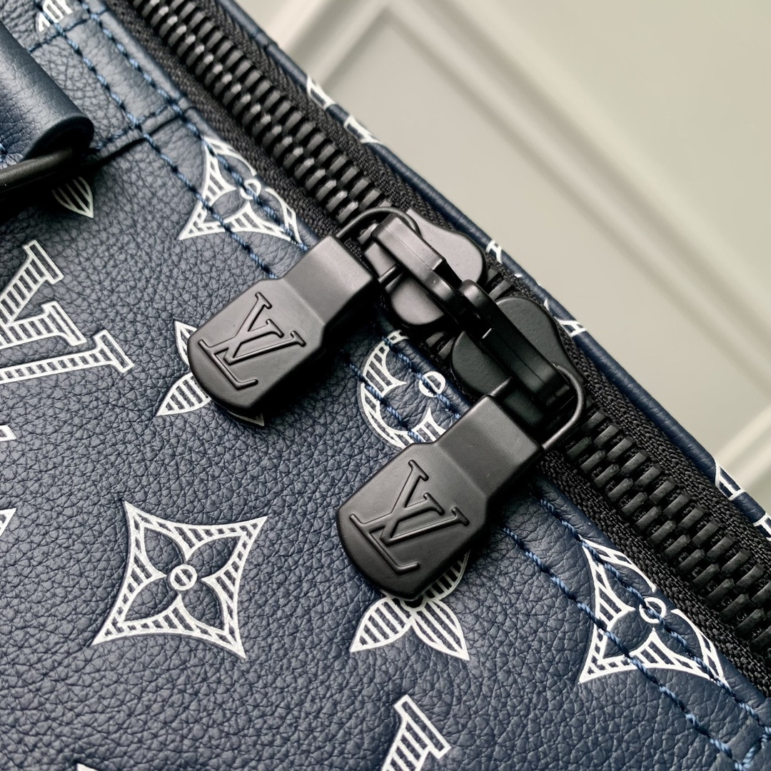 LV Keepall Bandoulière 50  19.7 x 11.4 x 9.1 inches