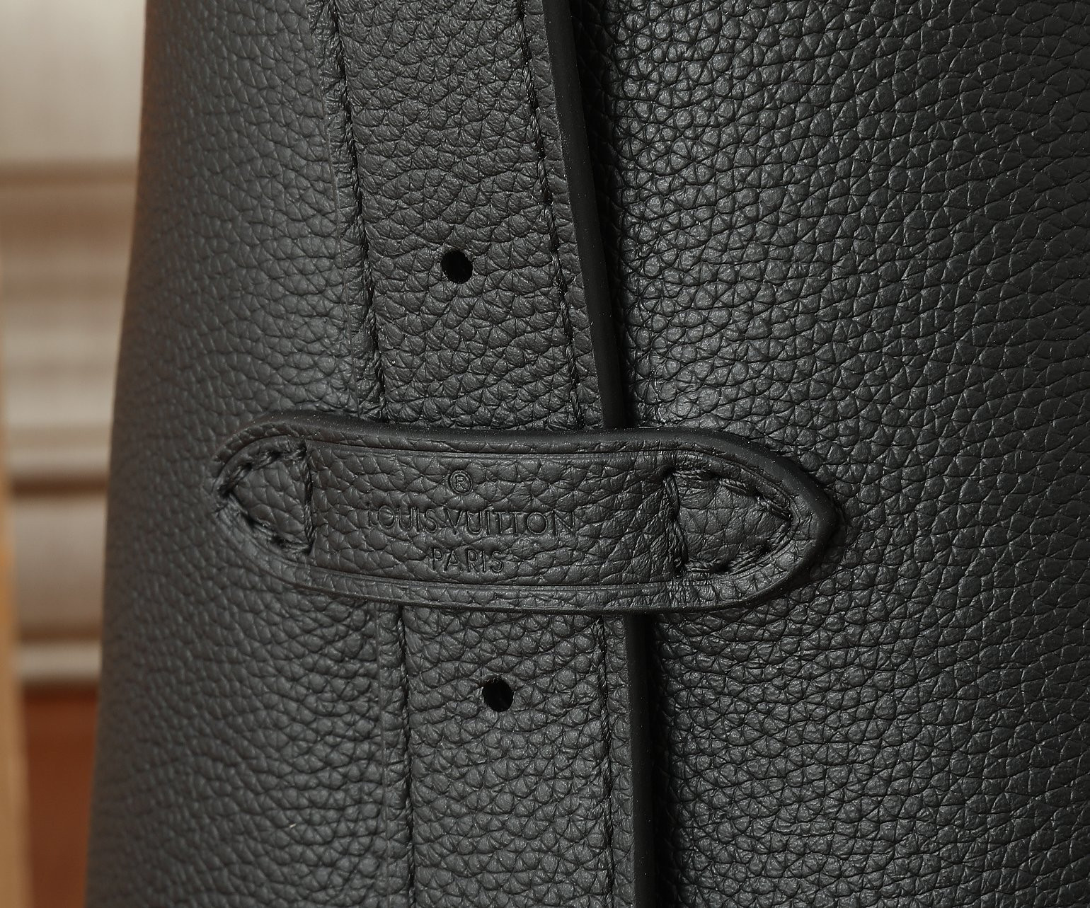LV Low Key Hobo MM M24856 12.2 x 13.8 x 7.1 in