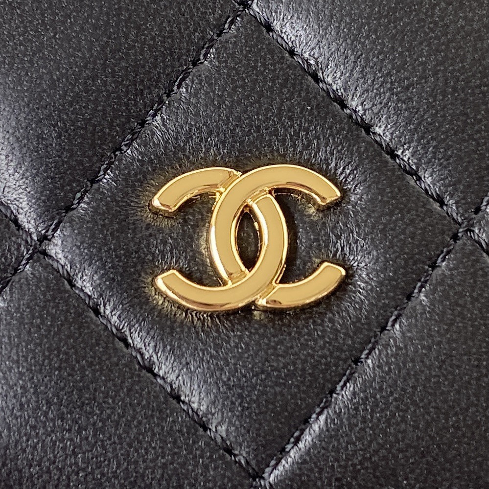 Ch**el WALLET ON CHAIN 12.3 × 19.2 × 3.5 cm