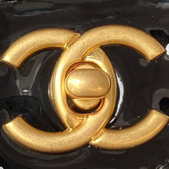 Ch**el 22K 31.5x31x9cm