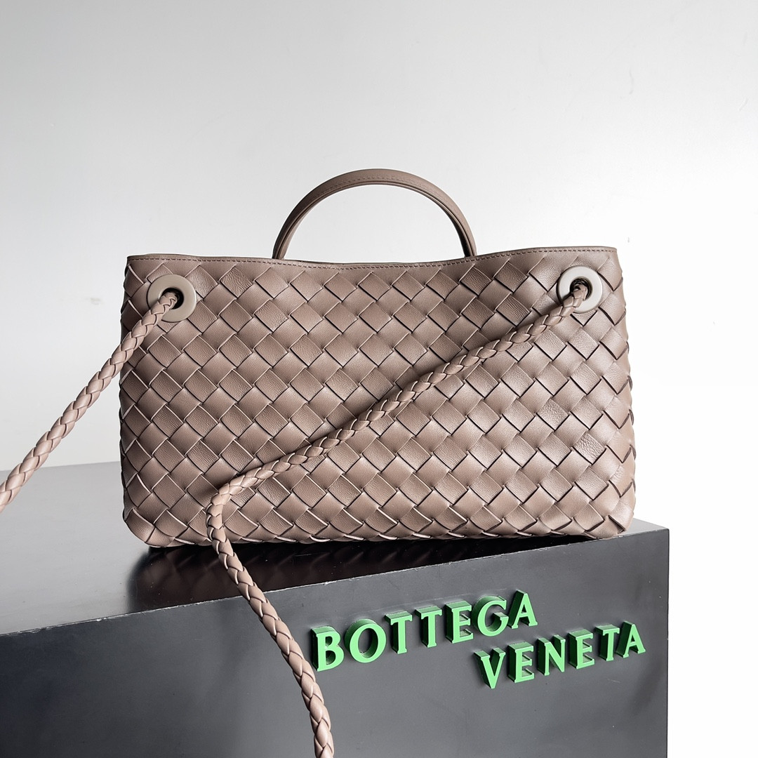 B0tt*ga Ven*ta East-West Andiamo 29x10x18CM