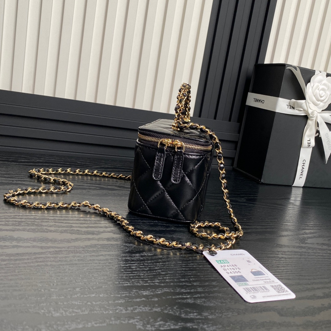 Ch**el Clutch With Chain 9.5x 17x 8CM