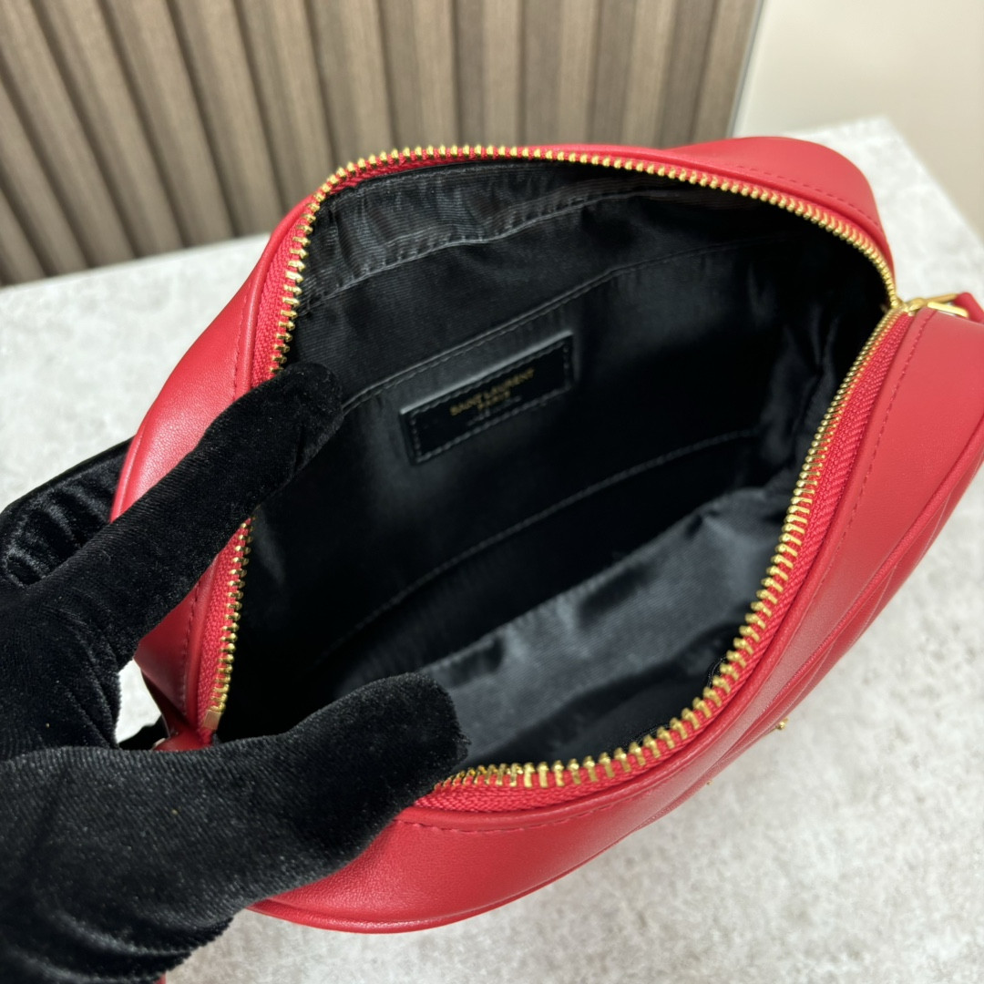 Y51 LOU camera bag in quilted leather 23x16x6cm
