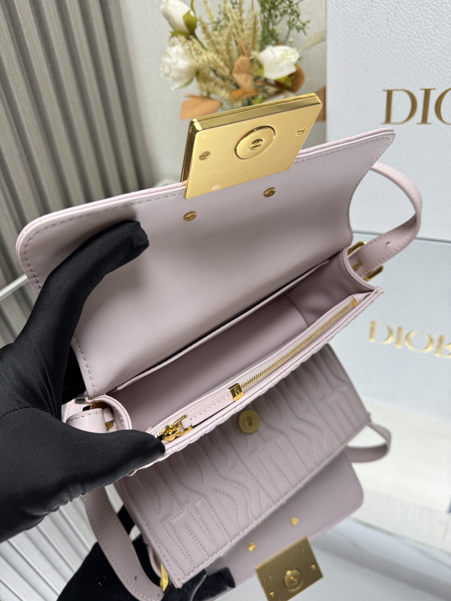 D10r Miss D10r flap bag 22 x 11 x 6 cm