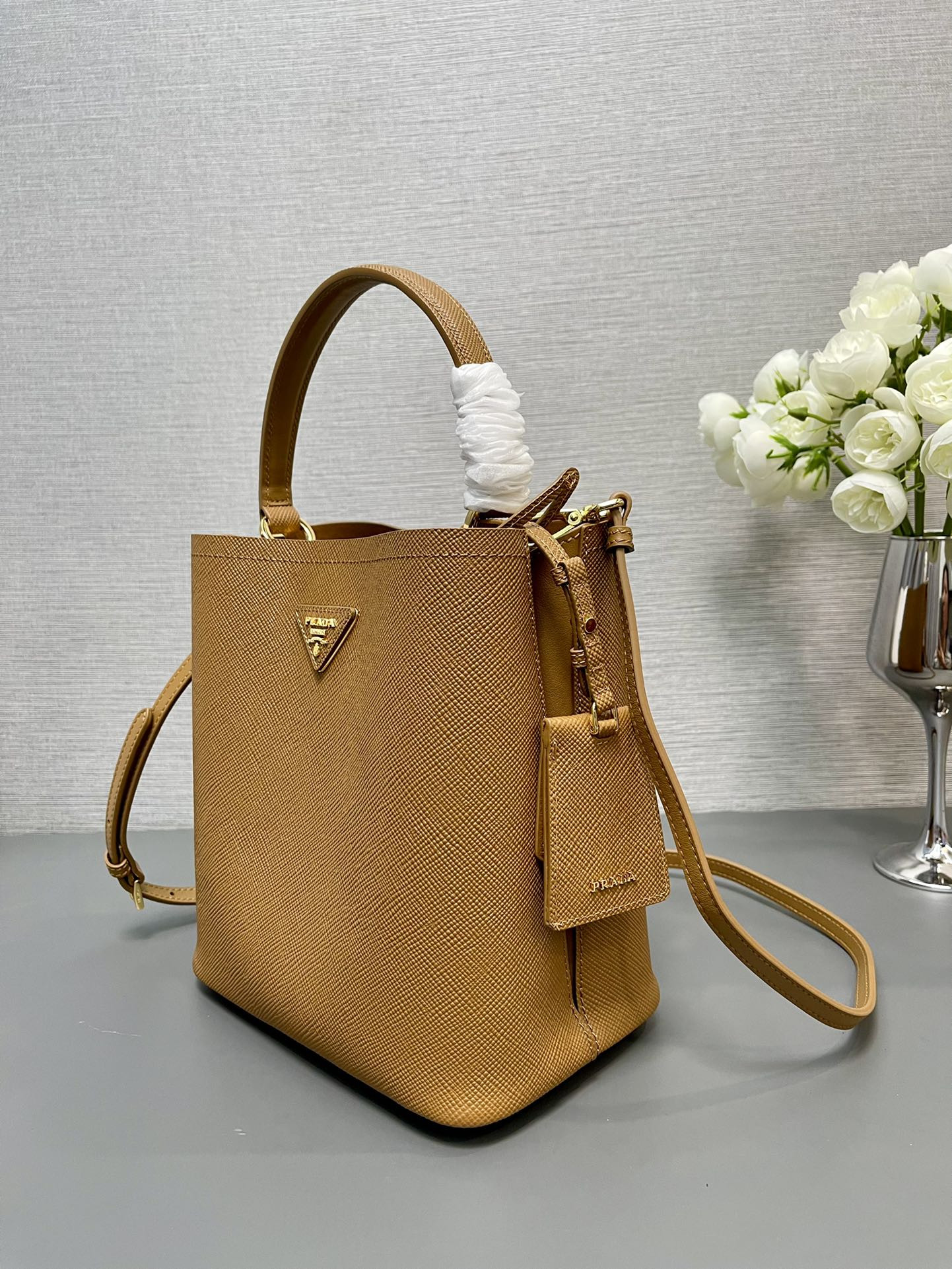 Pra*a Medium Saffiano Leather Pra*a Panier Bag 22.5x 21.5x13cm
