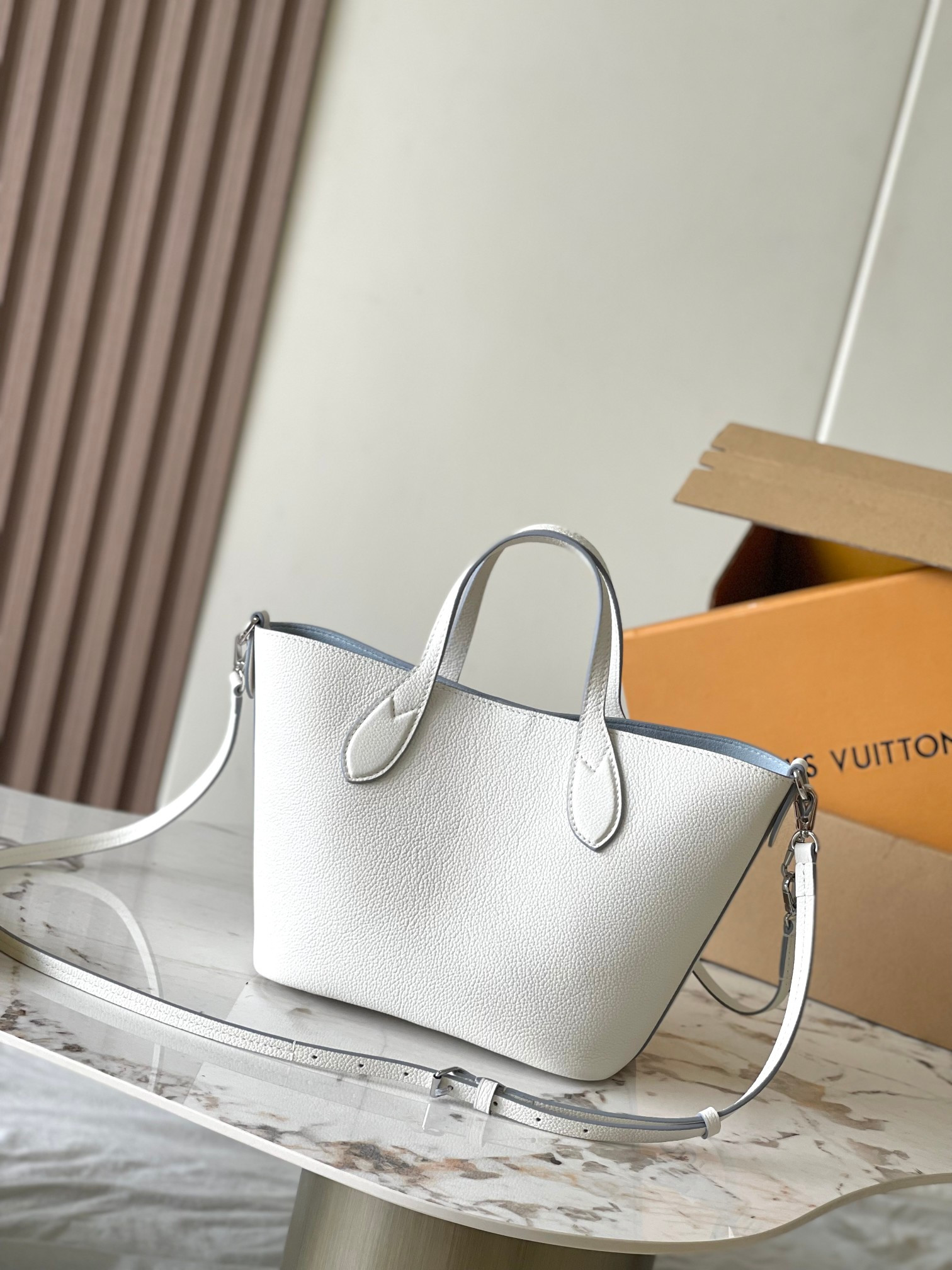 LV Blossom PM M11734 20x20x12.5cm