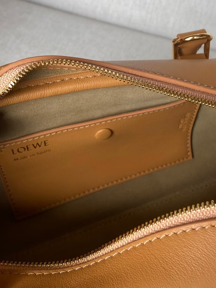 L0ew* Amazona 23 Cropped bag in nappa calfskin 23x11x10cm