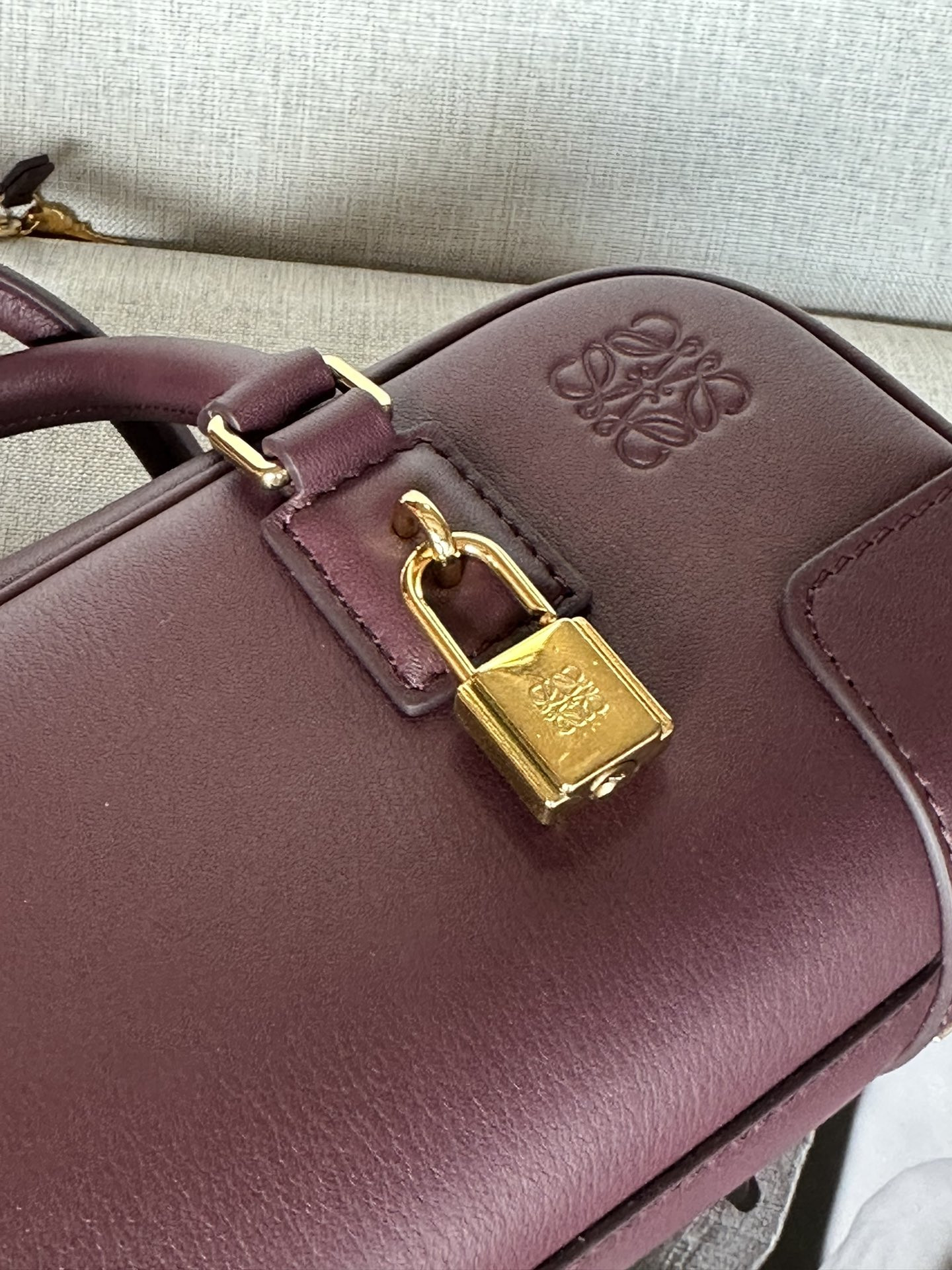 L0ew* Amazona 23 Cropped bag in nappa calfskin 23x11x10cm