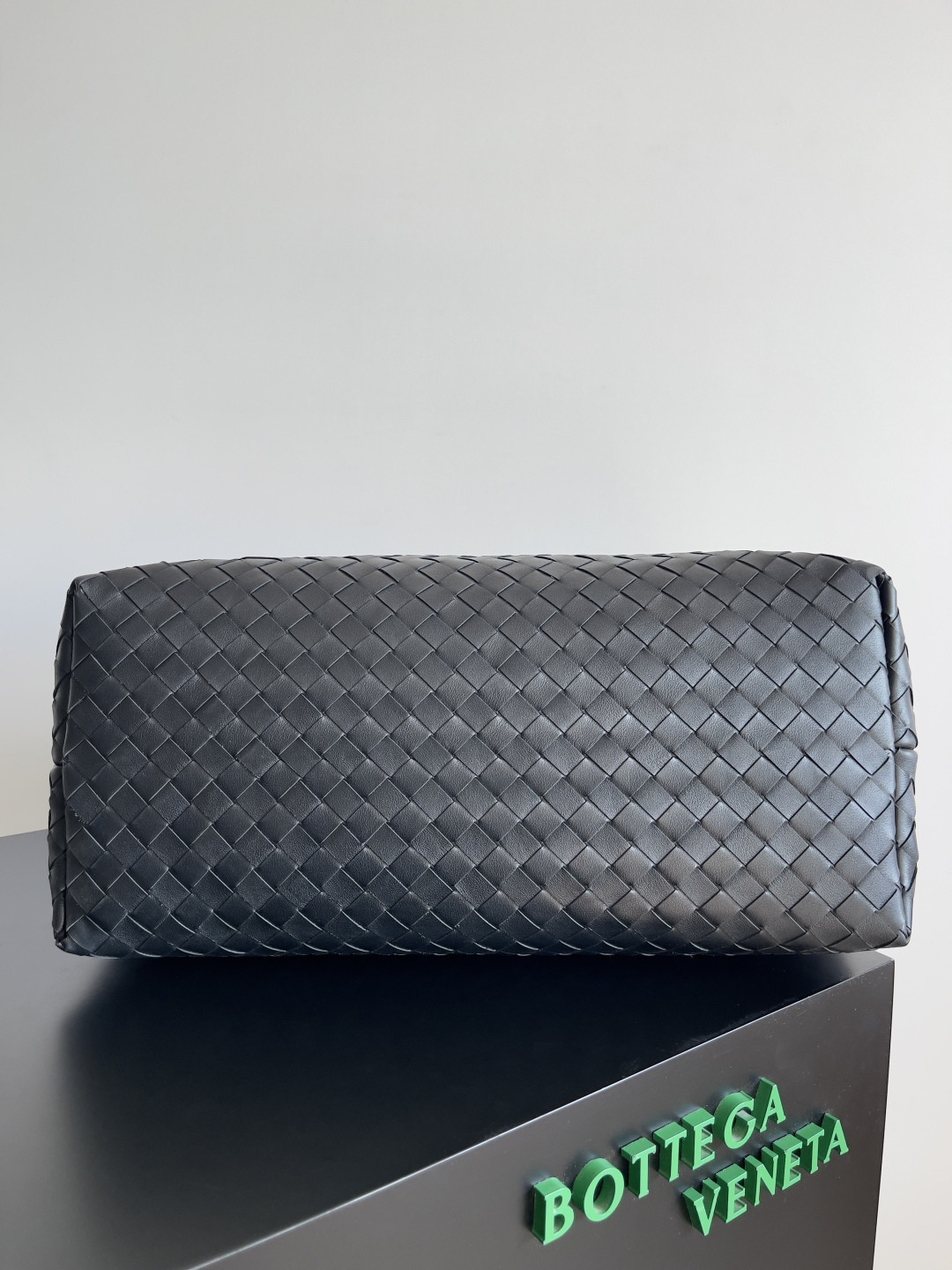 B0tt*ga Ven*ta Large Andiamo Messenger 43x32x20cm