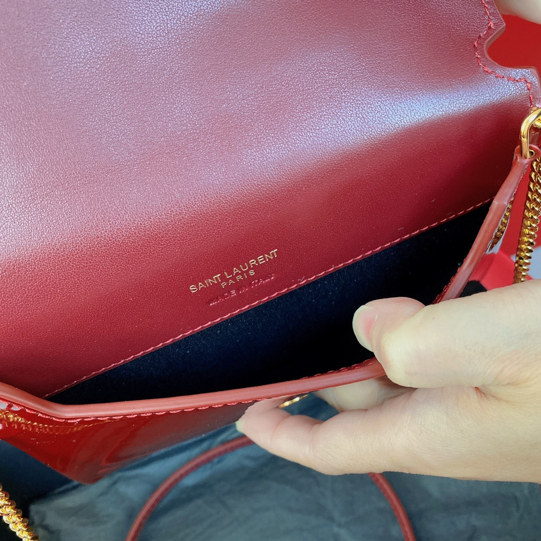Y51 Monogram phone holder with strap (patent leather) 18 x 11 x 2.5 CM