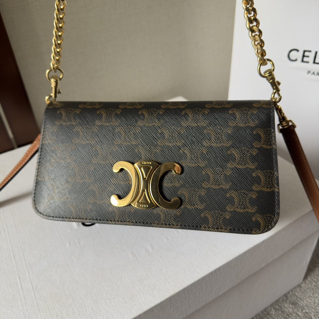 Ce1i*e MULTIPOCHETTE IN TRIOMPHE CANVAS and calfskin 20.5x11x4cm