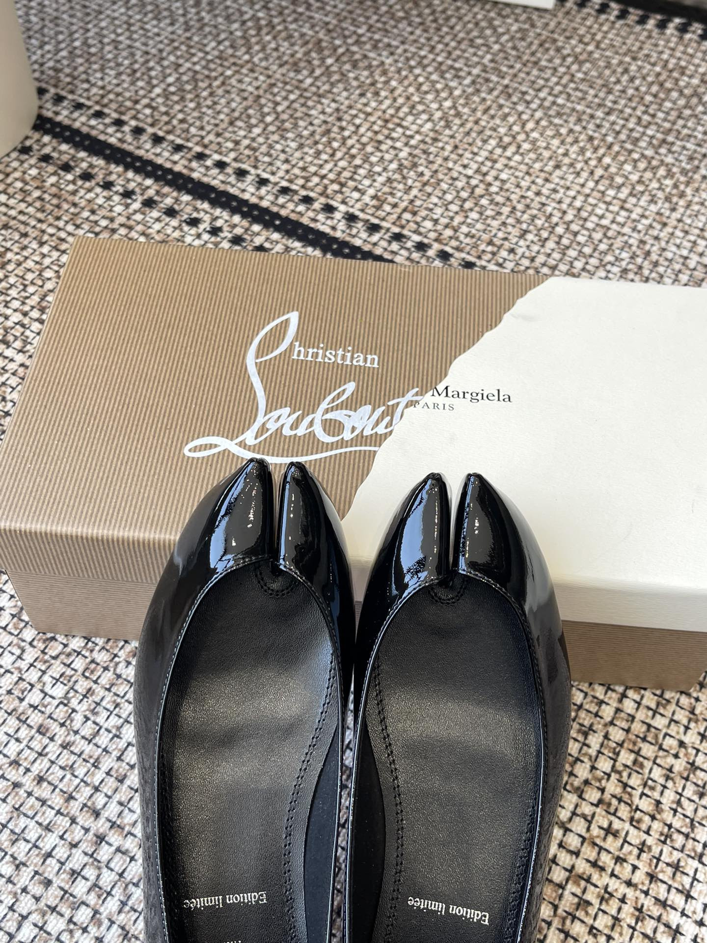 UA Chr1st1an Louboutin x Ma1s0n Marg*e1a Tabi Leather Ballet Flats