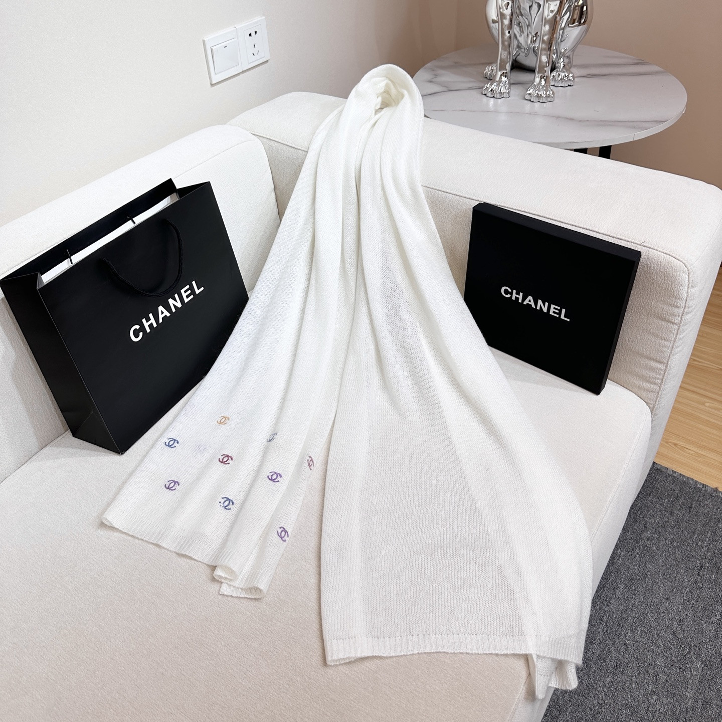 Ch**el scarf 65x180cm 60% cashmere 40% mulberry silk