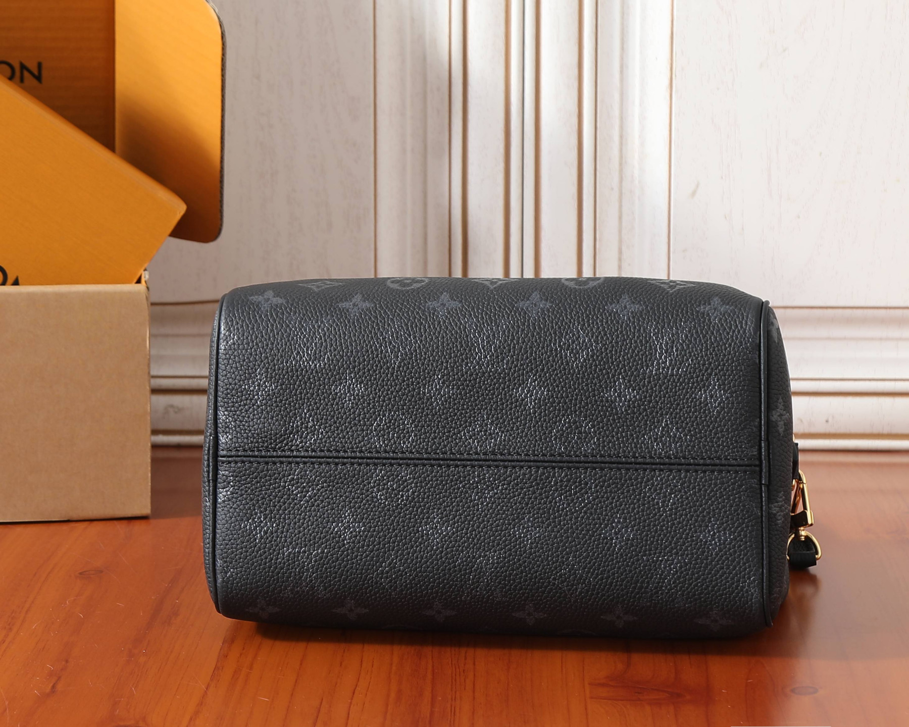 LV SPEEDY BANDOULIÈRE 25 Handbag M26486 18x13x25cm