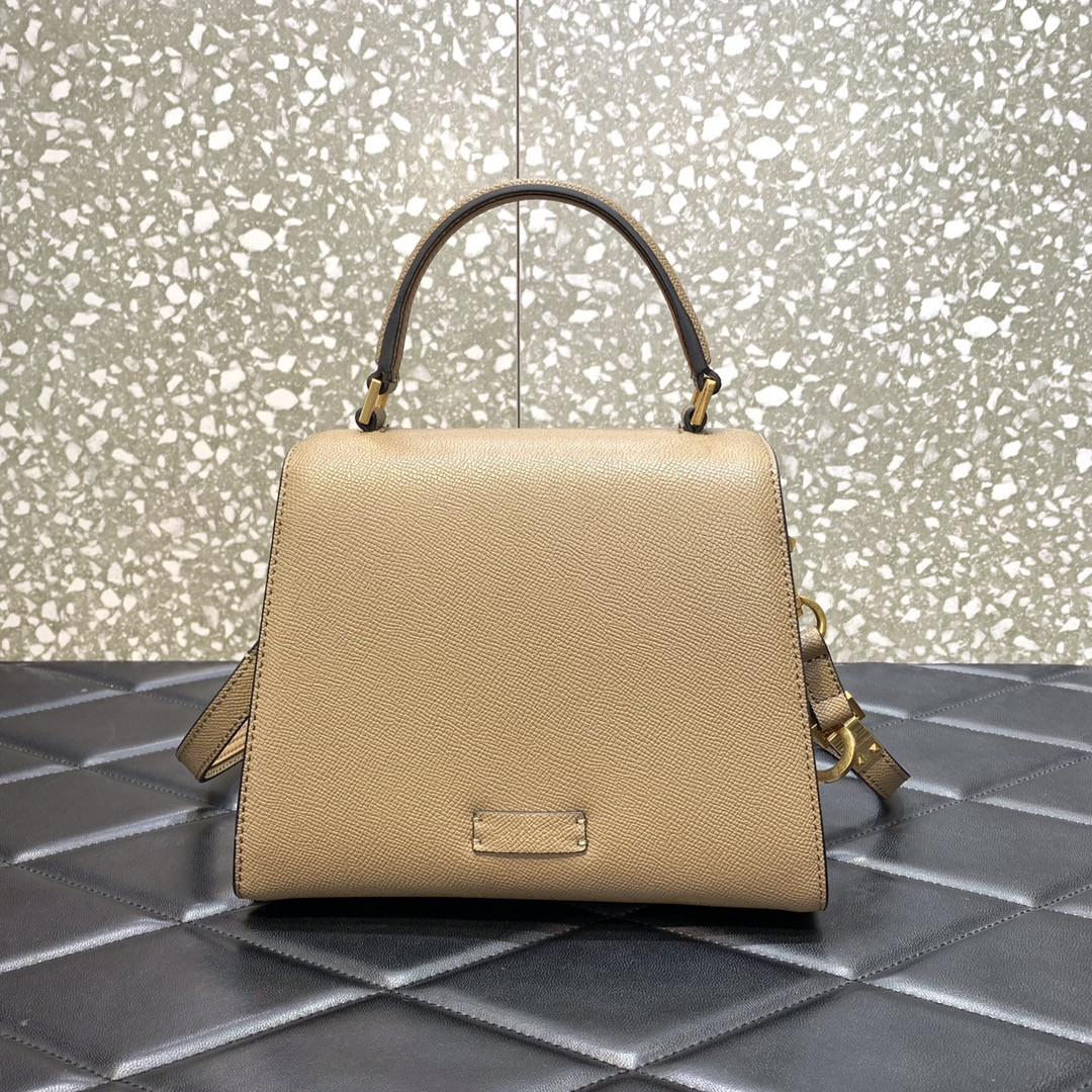 Va1e*ntin0 Garavani Rockstud Small Shoulder Bag 22x17x9cm