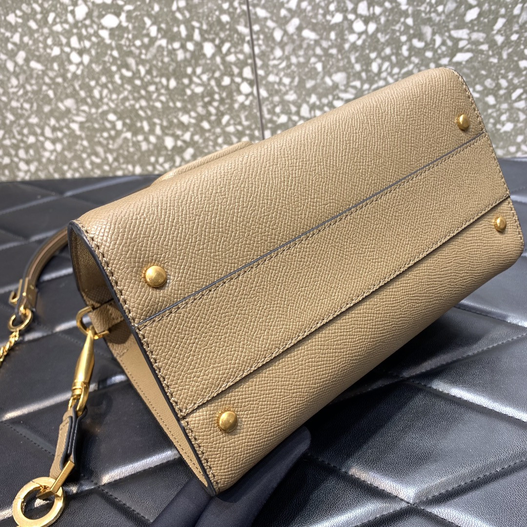 Va1e*ntin0 Garavani Rockstud Small Shoulder Bag 22x17x9cm