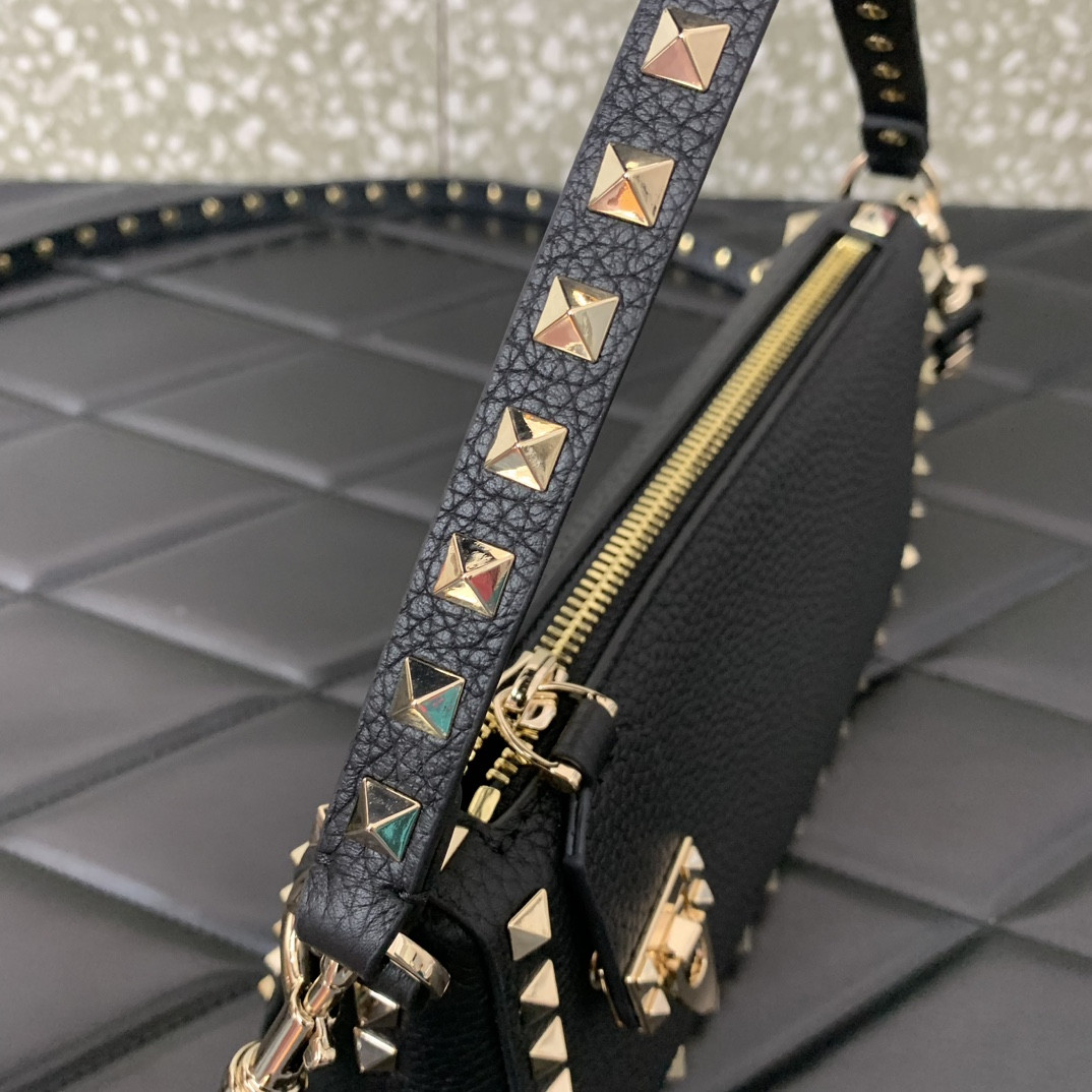 Va1e*ntin0 Garavani Rockstud Small Crossbody Bag 19x13x7cm